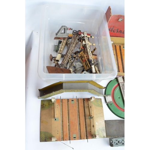 95 - Large collection of vintage Hornby Meccano O gauge tin plate and metal layout accessories including ... 