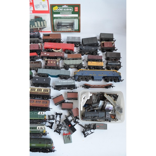 96 - Large collection of mostly previously used OO gauge railway models and accessories (mostly Hornby) t... 