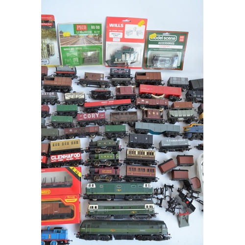 96 - Large collection of mostly previously used OO gauge railway models and accessories (mostly Hornby) t... 