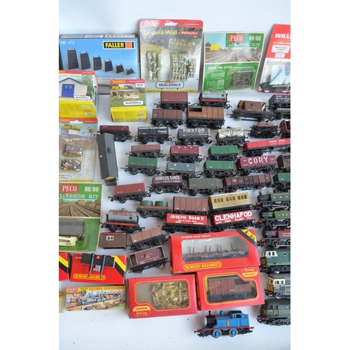 96 - Large collection of mostly previously used OO gauge railway models and accessories (mostly Hornby) t... 