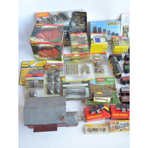 96 - Large collection of mostly previously used OO gauge railway models and accessories (mostly Hornby) t... 