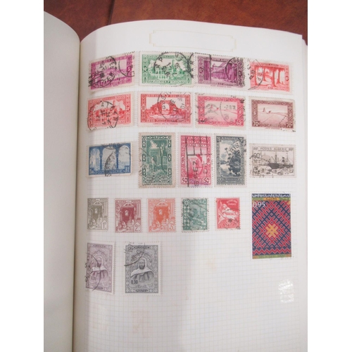 178 - Red The Derwent Stamp Album cont. 4 used penny reds, GB & mixed International stamps, blue The Derwe... 