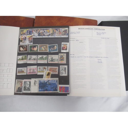 178 - Red The Derwent Stamp Album cont. 4 used penny reds, GB & mixed International stamps, blue The Derwe... 