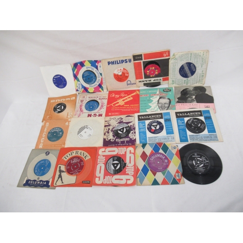 197 - Assorted collection of 45's and vinyl's to inc. Dave Davies, Petula Clark, Shirley Bassey, Ivy Leagu... 