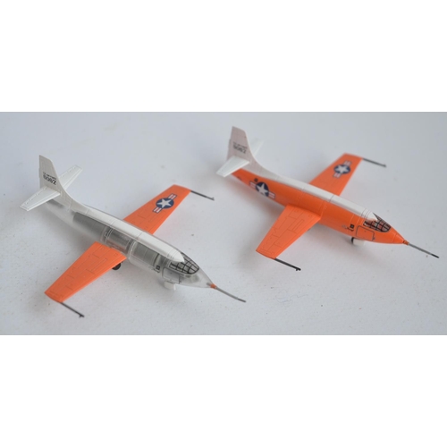 127 - Collection of small scale aviation and space related models from Dragon Wings to include 5x 1/400 sc... 