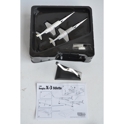 127 - Collection of small scale aviation and space related models from Dragon Wings to include 5x 1/400 sc... 