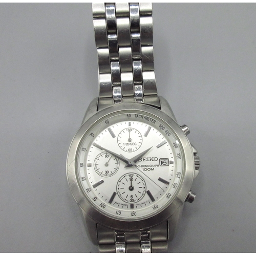 511 - Seiko 1/20th second stainless steel quartz chronograph wristwatch with date, signed silvered dial ba... 