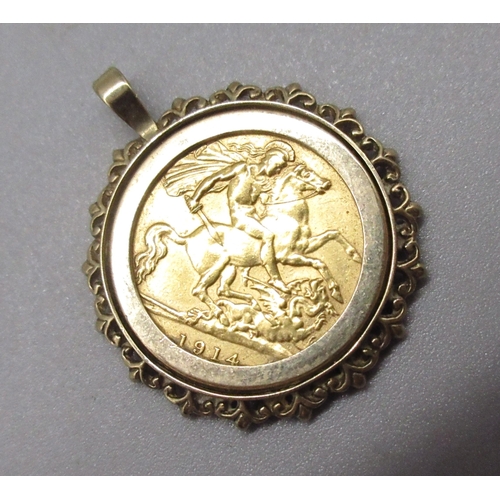 Geo.V 1914 half sovereign in 9ct yellow gold mount, stamped 375, 5.9g