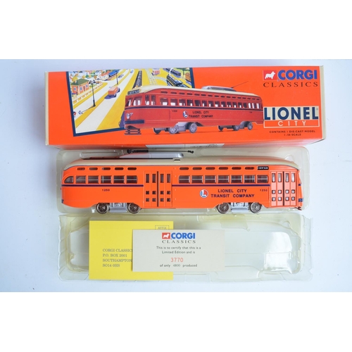 321 - Collection of 1/43 and 1/50 scale diecast model American vehicles from Corgi to include Lionel City ... 