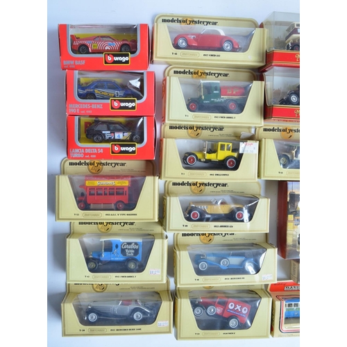 325 - Collection of diecast model vehicles from Corgi (including 4x limited edition Comic Classics example... 