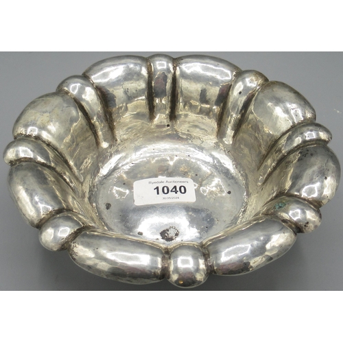 1040 - Vanessa Feltz collection - Continental silver bowl on large pedestal foot, with pierced sides and ol... 