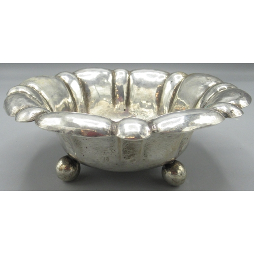 1040 - Vanessa Feltz collection - Continental silver bowl on large pedestal foot, with pierced sides and ol... 