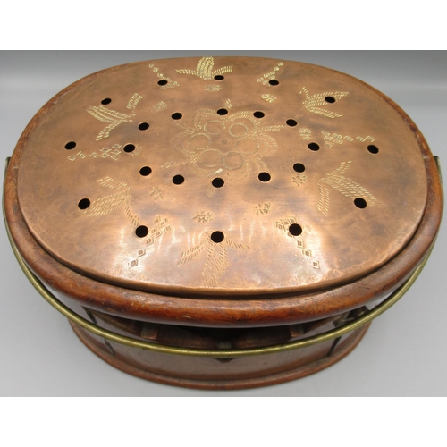 580 - Edwina Currie collection - George III walnut and copper stage coach foot warmer, swing handle and fl... 