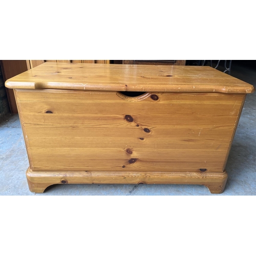 1158 - Brian Conley collection - Pine rectangular blanket box, with hinged lid, on skirted base, W80cm D38c... 