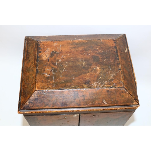 1269 - Early 19th century pen and printwork table top sewing cabinet, hinged lid opening to a fitted interi... 