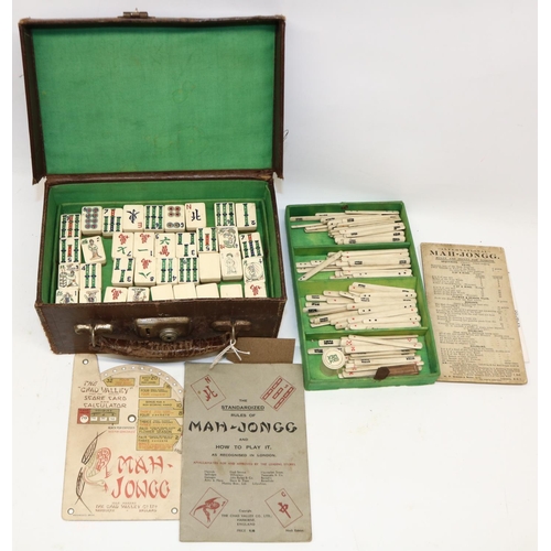 404 - Vintage bone and bamboo Mah-jong gaming set, in leather case