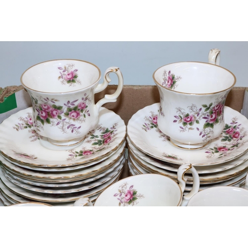 700 - Collection of Royal Albert Lavender Rose pattern teaware, incl. two coffee pots, 24x cups, 24x sauce... 