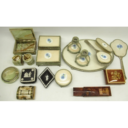 1016 - Lace and enamel dressing table set incl tray, three brushes, three trinket boxes, hand mirror, and p... 