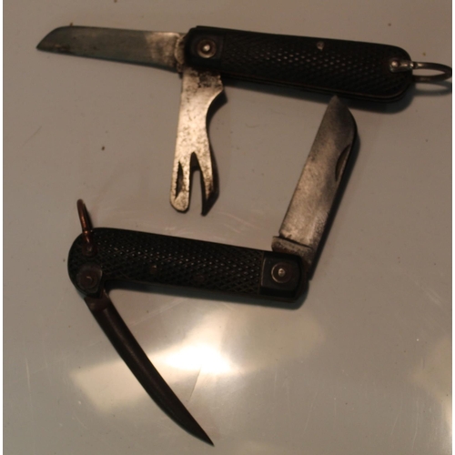 616 - British Army Jack Knife (Venture) dated 1943, and another unnamed (2)