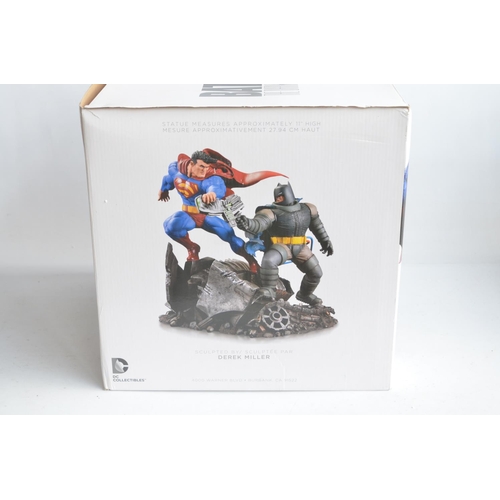 1 - DC Collectibles The Dark Knight Returns Superman vs Batman 11