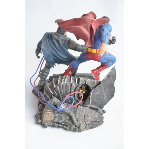 1 - DC Collectibles The Dark Knight Returns Superman vs Batman 11