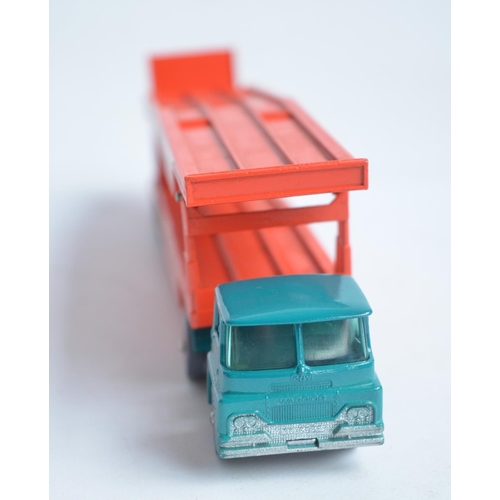 332 - Vintage boxed Matchbox diecast M-8 Major Pack Car Transporter. Model in superb condition with a few ... 