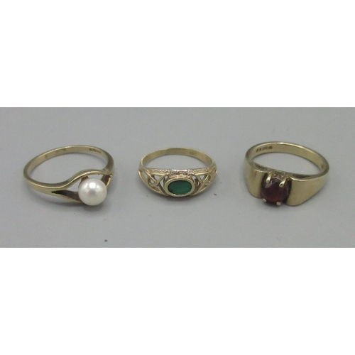 175 - 9ct yellow gold ring set with red stone, size M, a 9ct yellow gold ring set with single pearl, size ... 