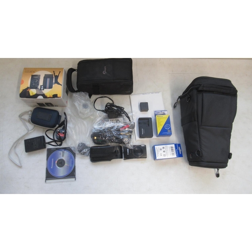 596 - AmazonBasic hard carry case cont. Canon EOS 40D, Canon Digital IXUS 100 IS, Panasonic HDC-SD100, Can... 