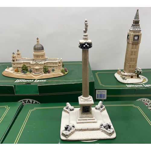 1077 - Four Lilliput lane Britain's Heritage models incl Buckingham Palace L2286, St Pauls Cathedral L2370,... 