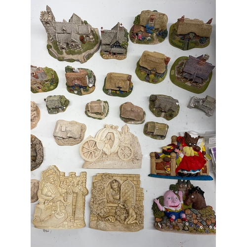 1093 - Collection of unboxed Lilliput Lane models incl St Lawrence Church, paint your own models, pocket gu... 