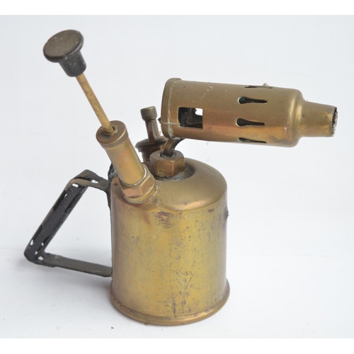 274 - Seven vintage paraffin heaters to include Raydyot, Plumbob, Chalwyn, Prima 8 day etc. Also included ... 