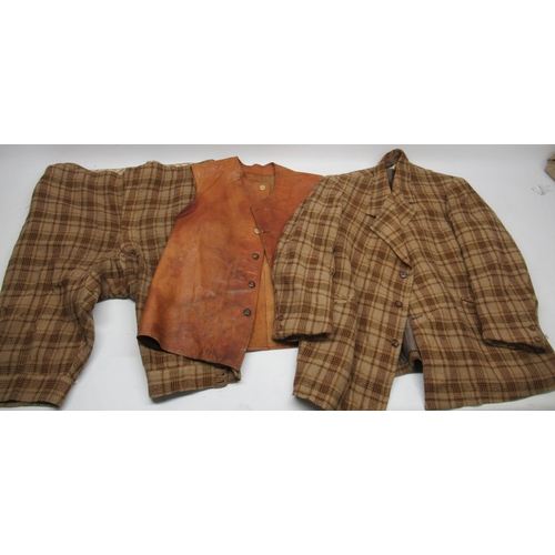 1289 - Vintage men's tan tweed two-piece suit comprising jacket and plus fours, and a leather waistcoat (3)