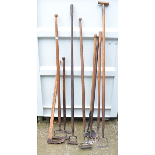 360 - Selection of vintage garden and agricultural cultivation tools