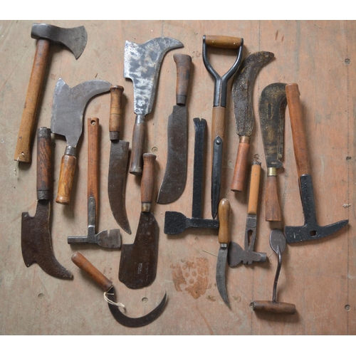 372 - Large selection of vintage hedging tools and implements