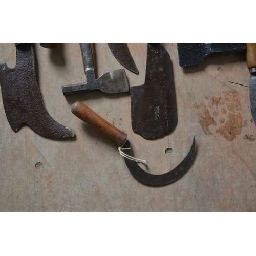 372 - Large selection of vintage hedging tools and implements