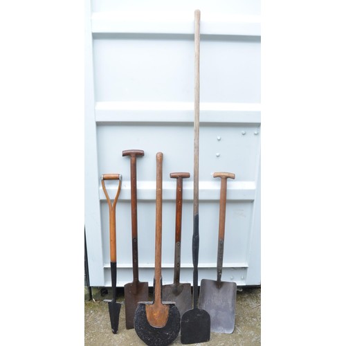 357 - Selection of vintage wooden-handled spades and edging tools