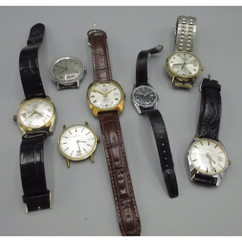 529 - Caravelle chrome automatic wristwatch with date, signed silvered sunburst dial, applied baton hour i... 