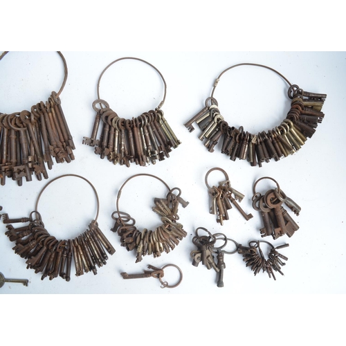 388 - Collection of vintage keys