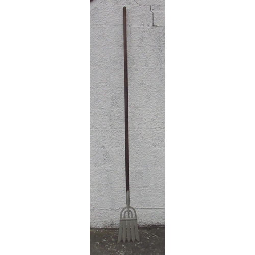 352 - Wooden handled wrought Eel fork with signs of restoration, L 2.54m