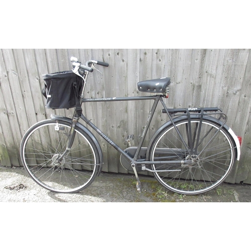 1304C - Princes traditional 3 speed bicycle, with bell, pump, basket, dynamo and security lock with working ... 