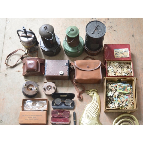 390A - Mixed collection of vintage items to include three paraffin heaters, 3 cameras (including 2x Kodak B... 