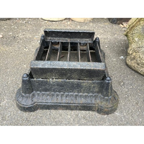 728A - Black painted cast iron boot scraper, W30cm