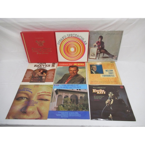 797 - Large assorted collection of LPs to inc. Queen, Cliff Richard, Dire Straits, Meatloaf, Lulu, Bee Gee... 