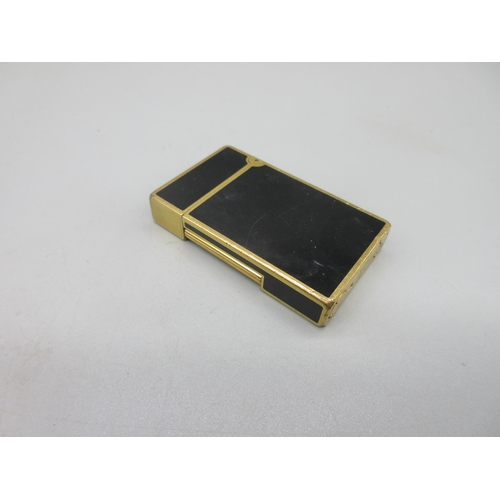 1160 - S.T. Dupont, Paris - gold plated and lacquered cigarette lighter, with hinged top, made in France, H... 