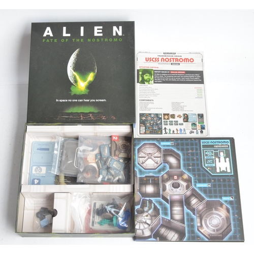 85 - Collection of Aliens film related action figures, accessories and games to include Neca Aliens Ultim... 