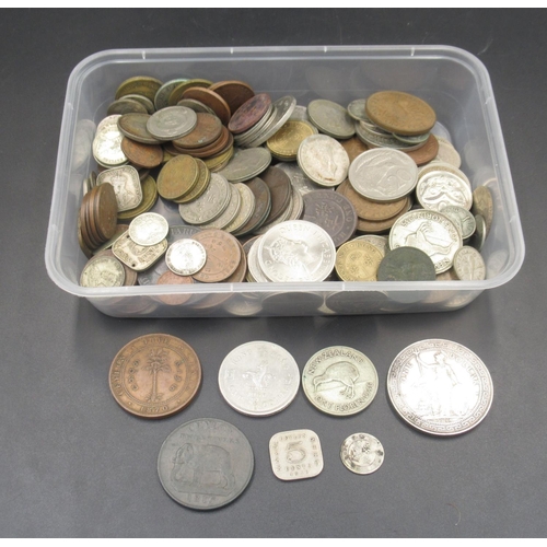 552 - Assorted collection of New Zealand, Hong Kong and Ceylon coins to inc. 1900 Hong Kong $1 coin