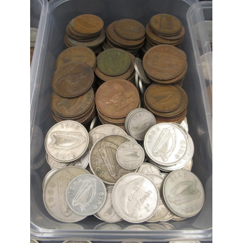 555 - Collection of Irish coins to inc. Pingins, Reuls, Scillings, Florins, & 1/2 crowns, selection of Sci... 