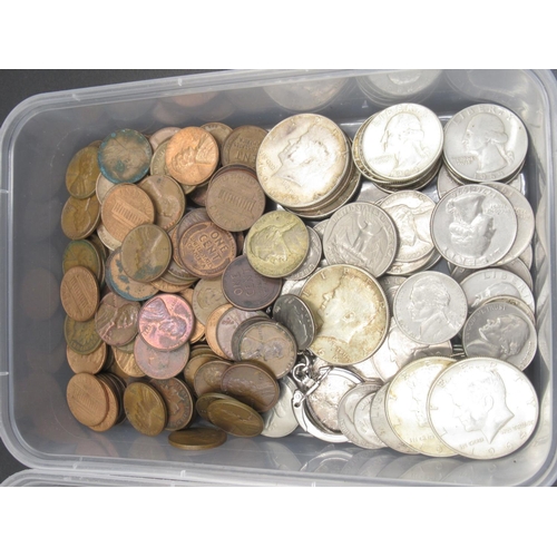 557 - Collection of C20th coins to inc. cents, dimes, half dollars, Dollars, etc. with a collection of 190... 