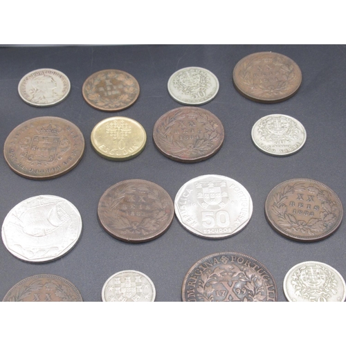 560 - Assorted collection of Portuguese C19th/20th coins to inc. Reis, Escudos, Centavos, etc.