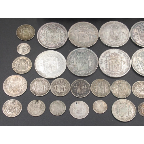 561 - Assorted collection C18th/19th and C20th Spanish coins to inc. Centimo's, Pesetas, etc.